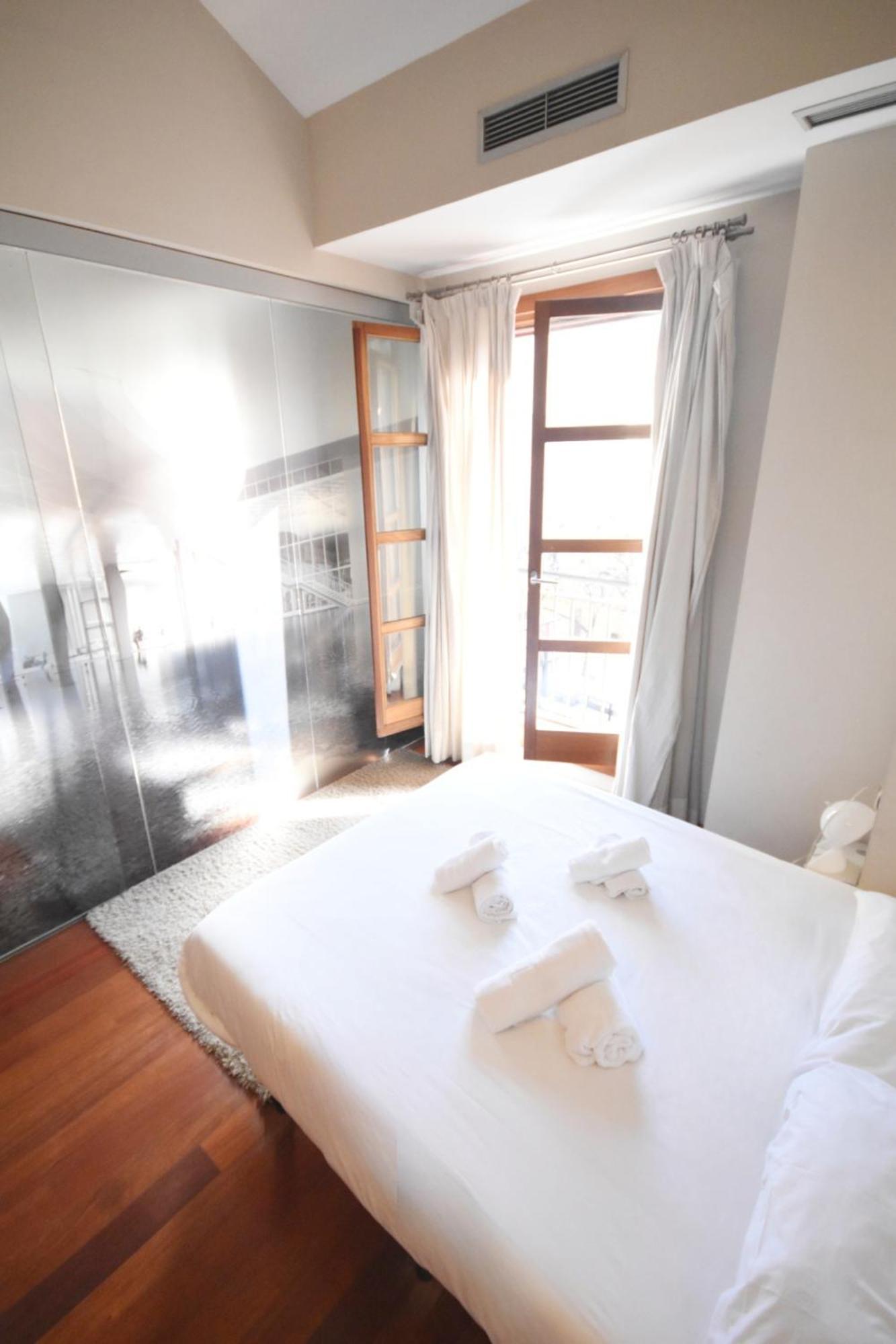 Bello Apartamento En La Plaza Del Tossal Valencia Exterior photo